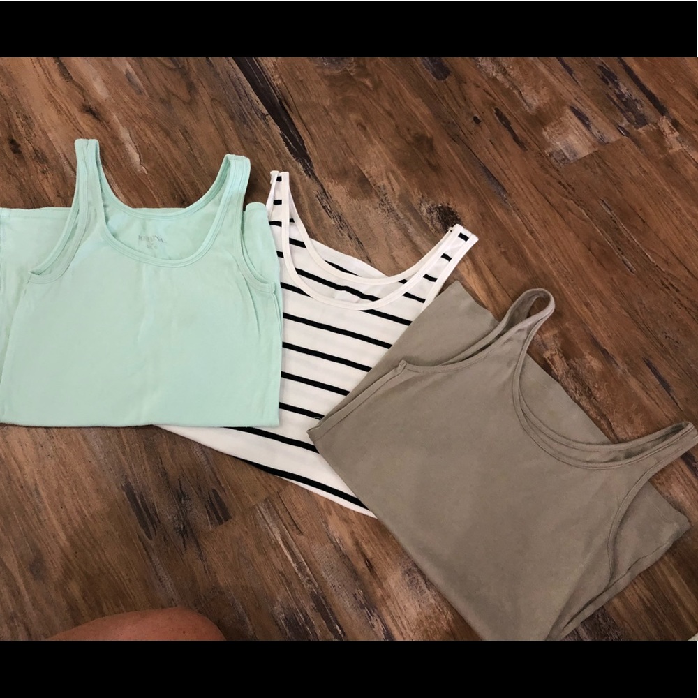 Set of 3 tanks